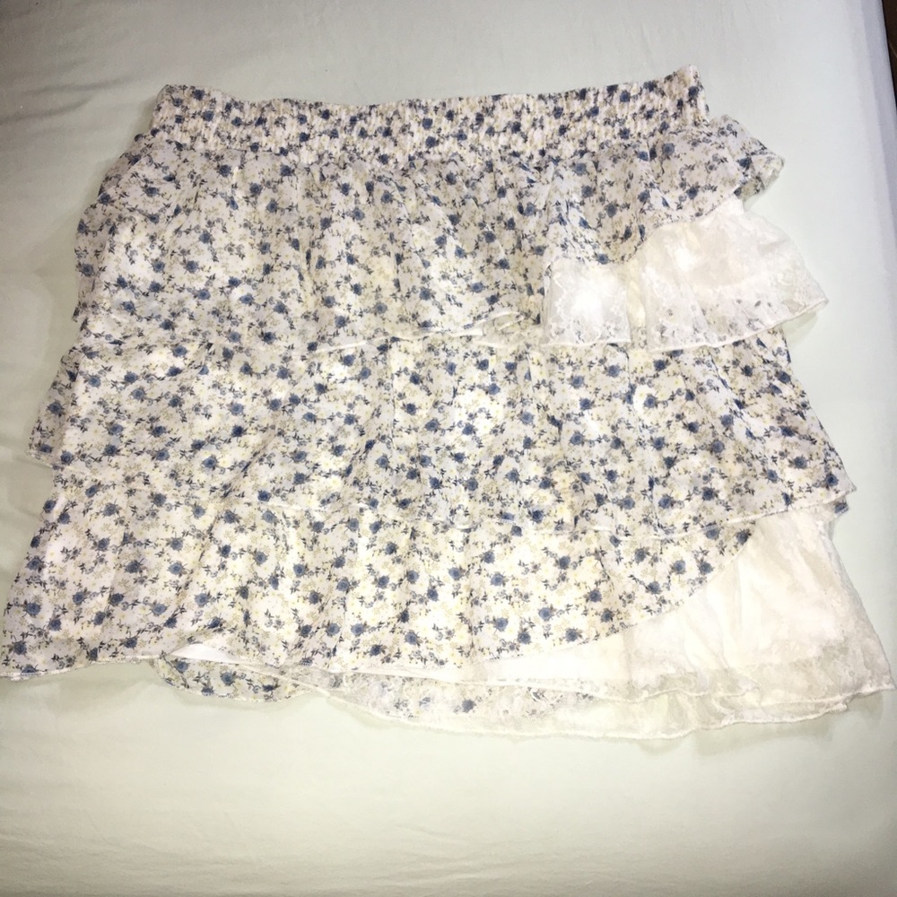 White/Blue Floral Pattern Ruffle Skirt